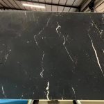 Czarny diament kwarcyt -