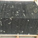 Melalui countertop granit Lactea -